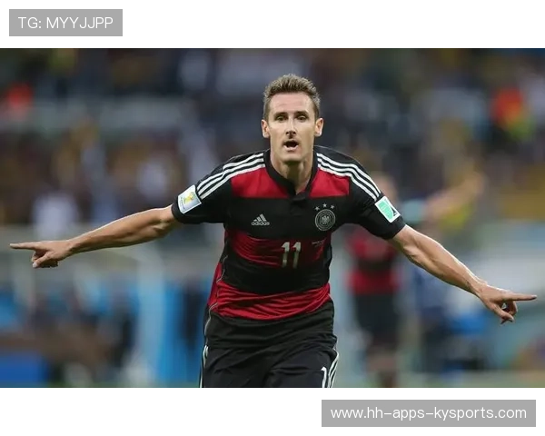 德国穆勒灵动跑位再次建功，成就经典